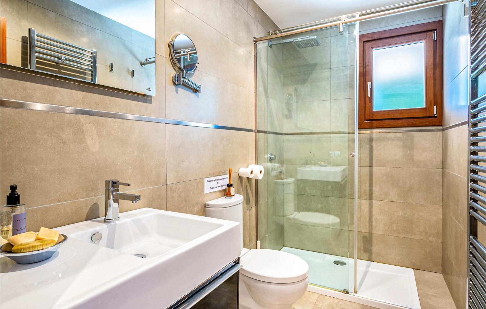 3 Bedroom Gorgeous In Mancor De La Vall Ferienhaus *
