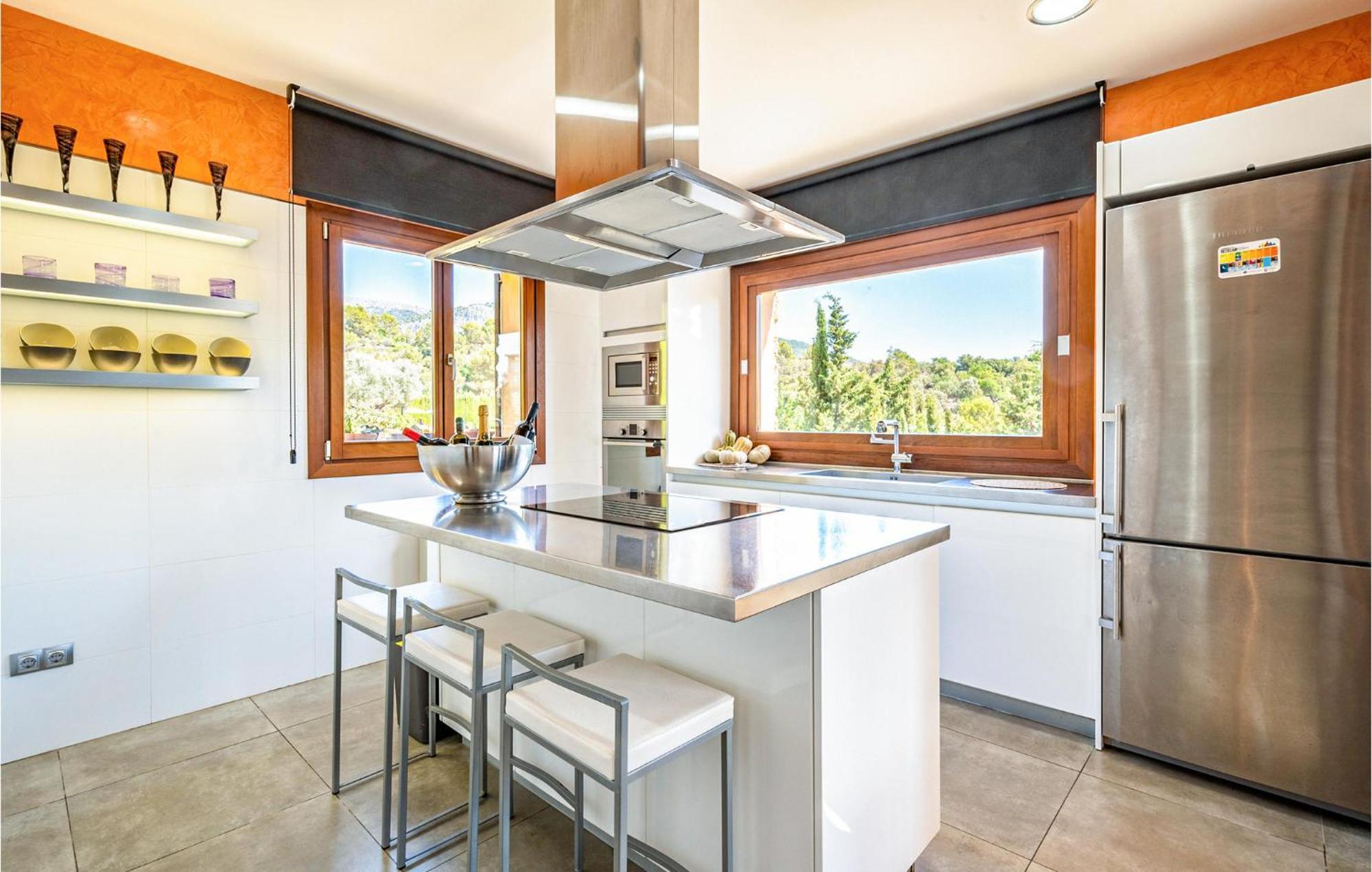 3 Bedroom Gorgeous In Mancor De La Vall Ferienhaus